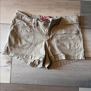 Union Bay Shorts
Khaki
Size 7